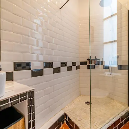 Loft Calme A La Maison Carree - Nuit A 아파트 *