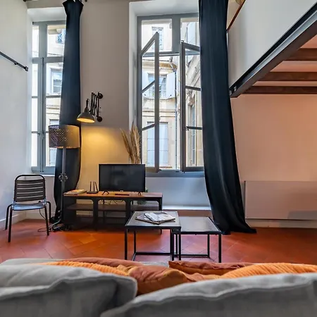 Loft Calme à La Maison Carrée - Nuit à